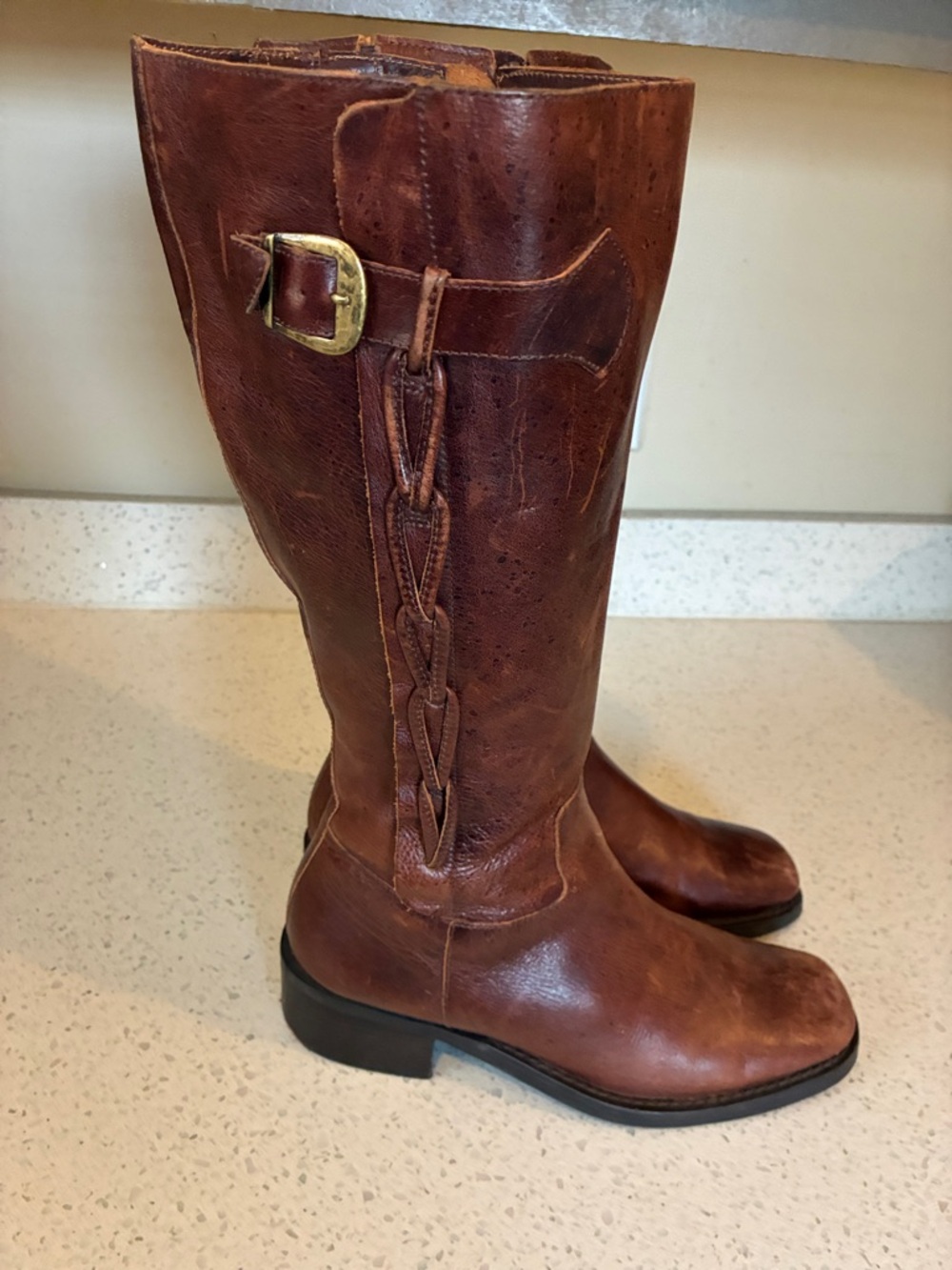 NICOLE BOTAS - Picture 3 of 9